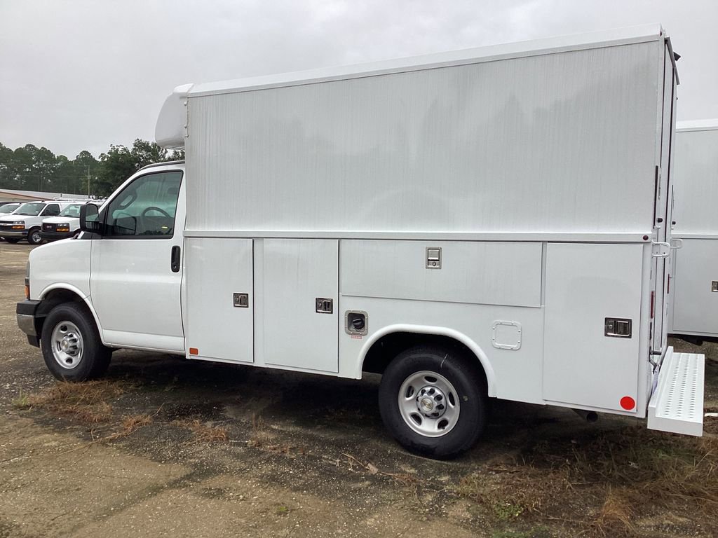 New 2025 Chevrolet Express 3500 w/ Power Convenience Package RWD image 5