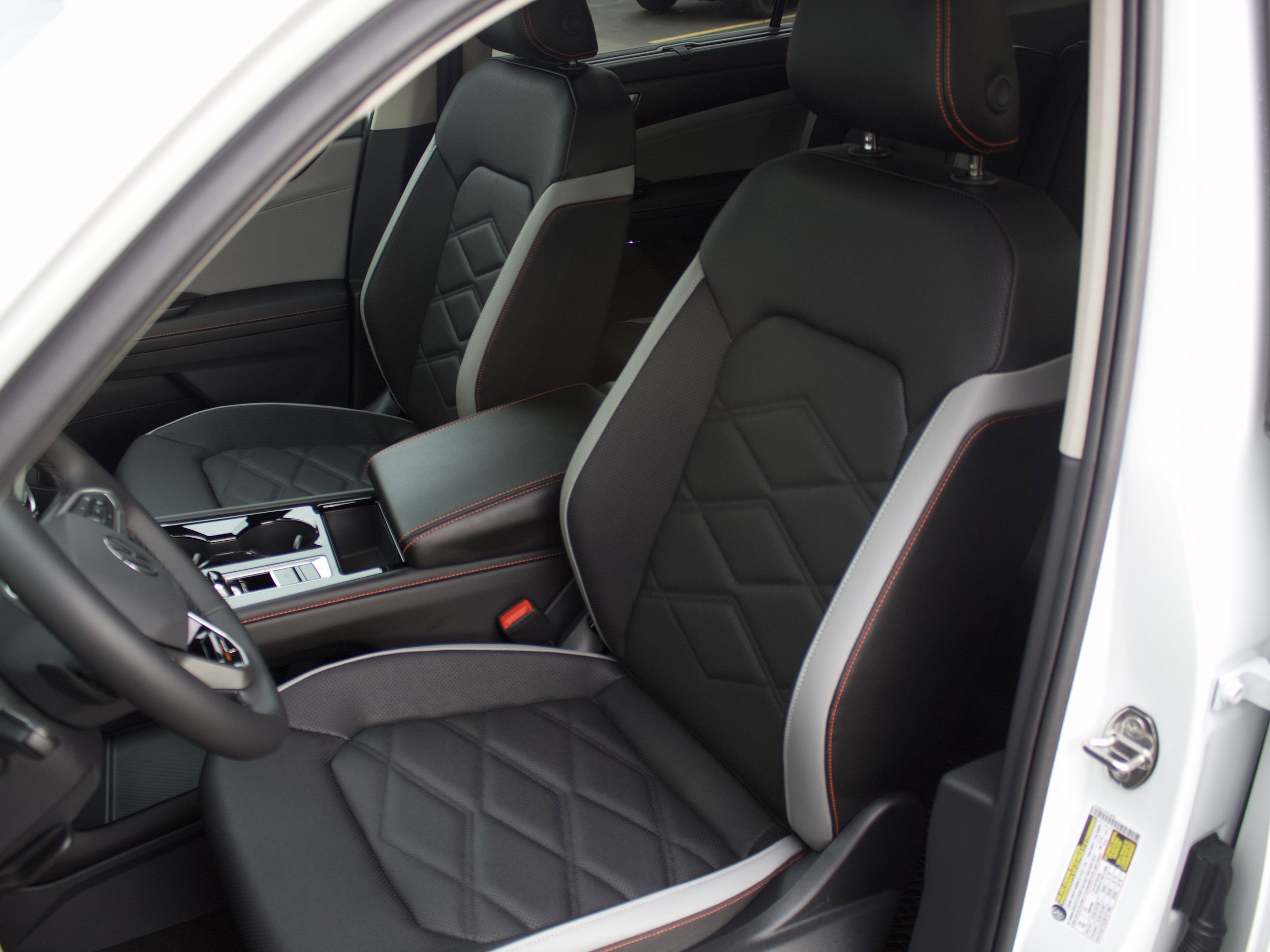 New 2026 Volkswagen Atlas Peak Edition AWD/4WD image 12