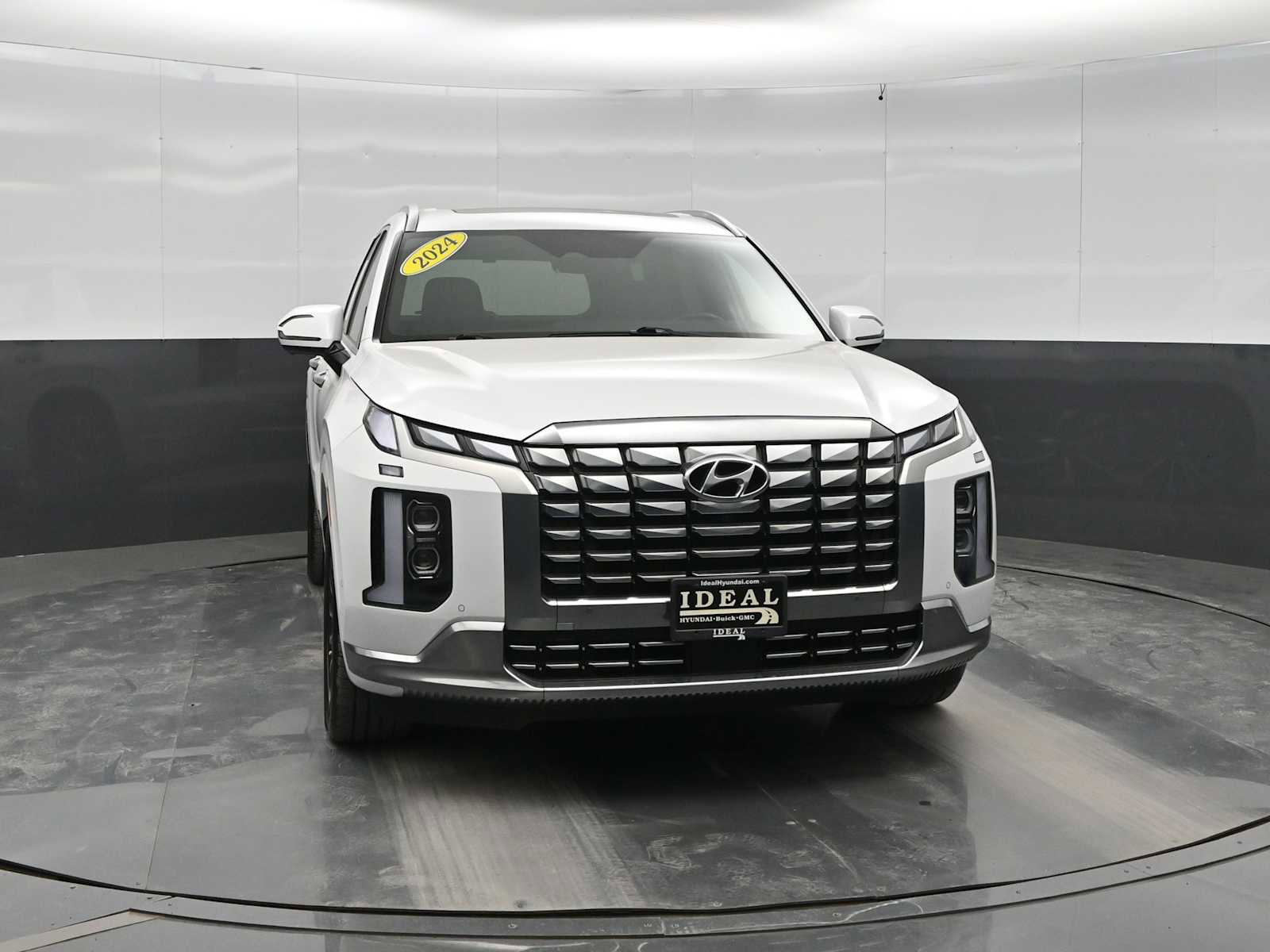 Used 2024 Hyundai Palisade Calligraphy AWD/4WD image 2
