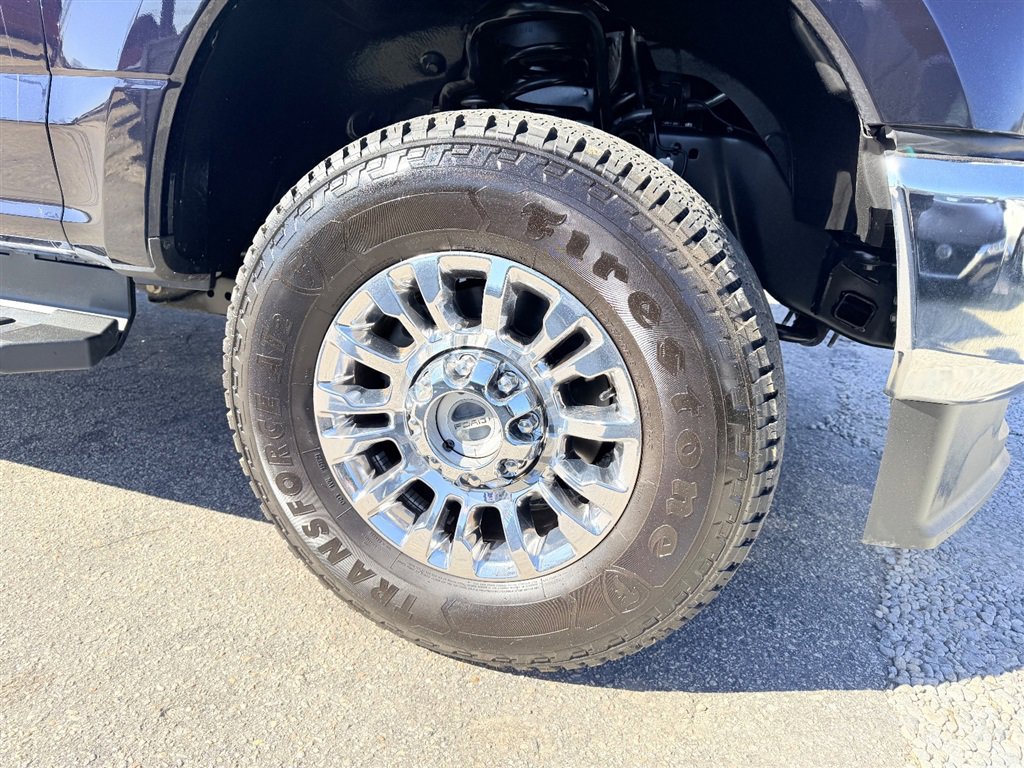 Used 2022 Ford F350 XLT w/ XLT Premium Package image 9