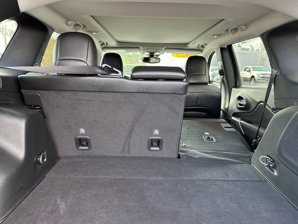 Used 2022 Jeep Cherokee Latitude w/ Sun & Sound Group image 53