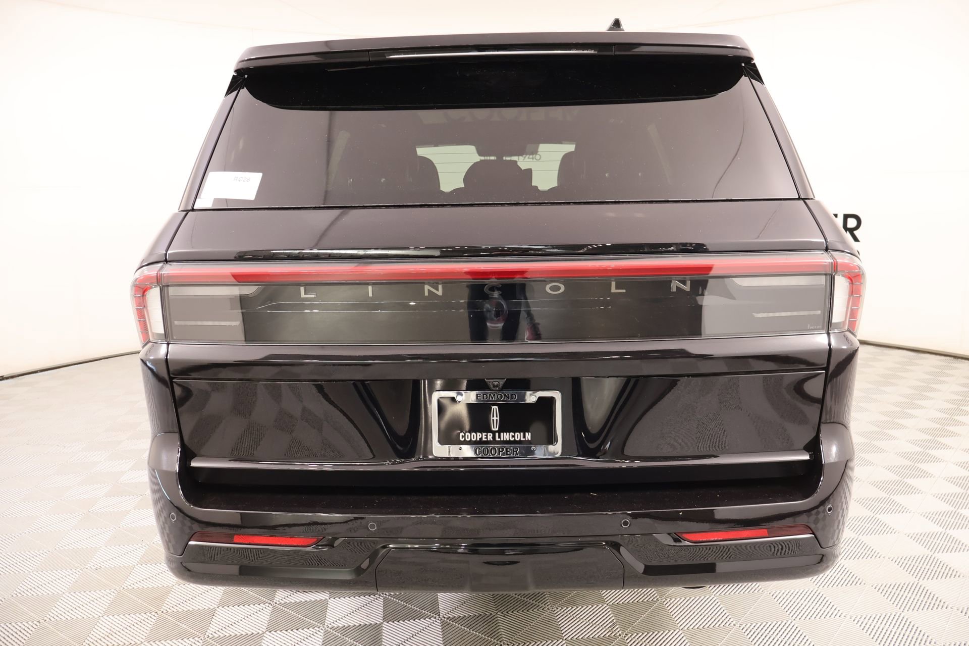 New 2026 Lincoln Navigator Reserve AWD/4WD image 24