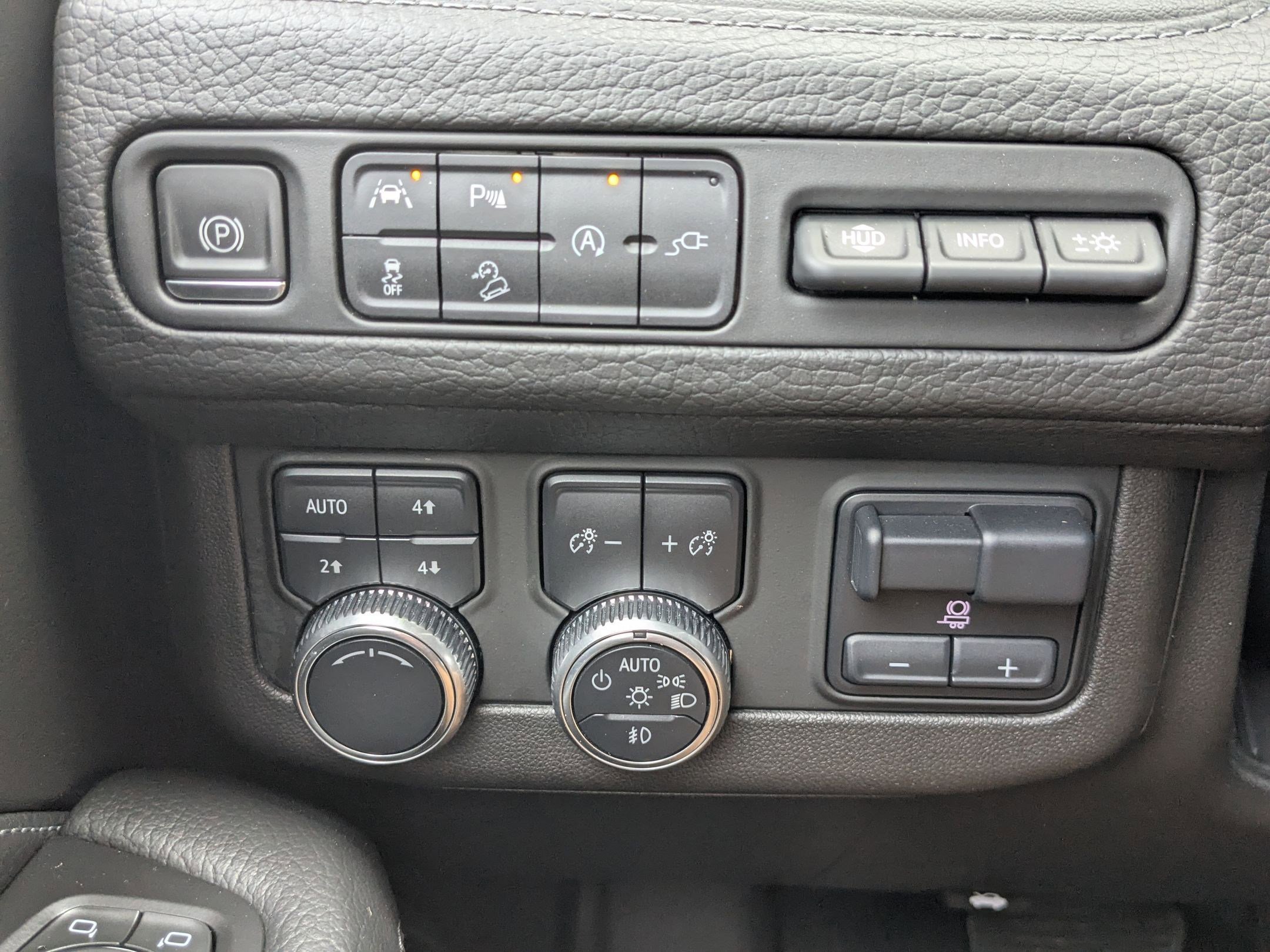 Certified 2021 GMC Yukon Denali w/ Denali Premium Package image 20