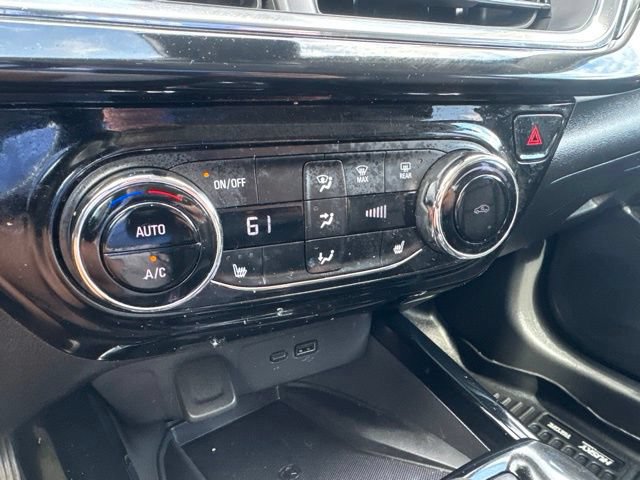 Used 2025 Chevrolet Trax ACTIV w/ Sunroof Package FWD image 5