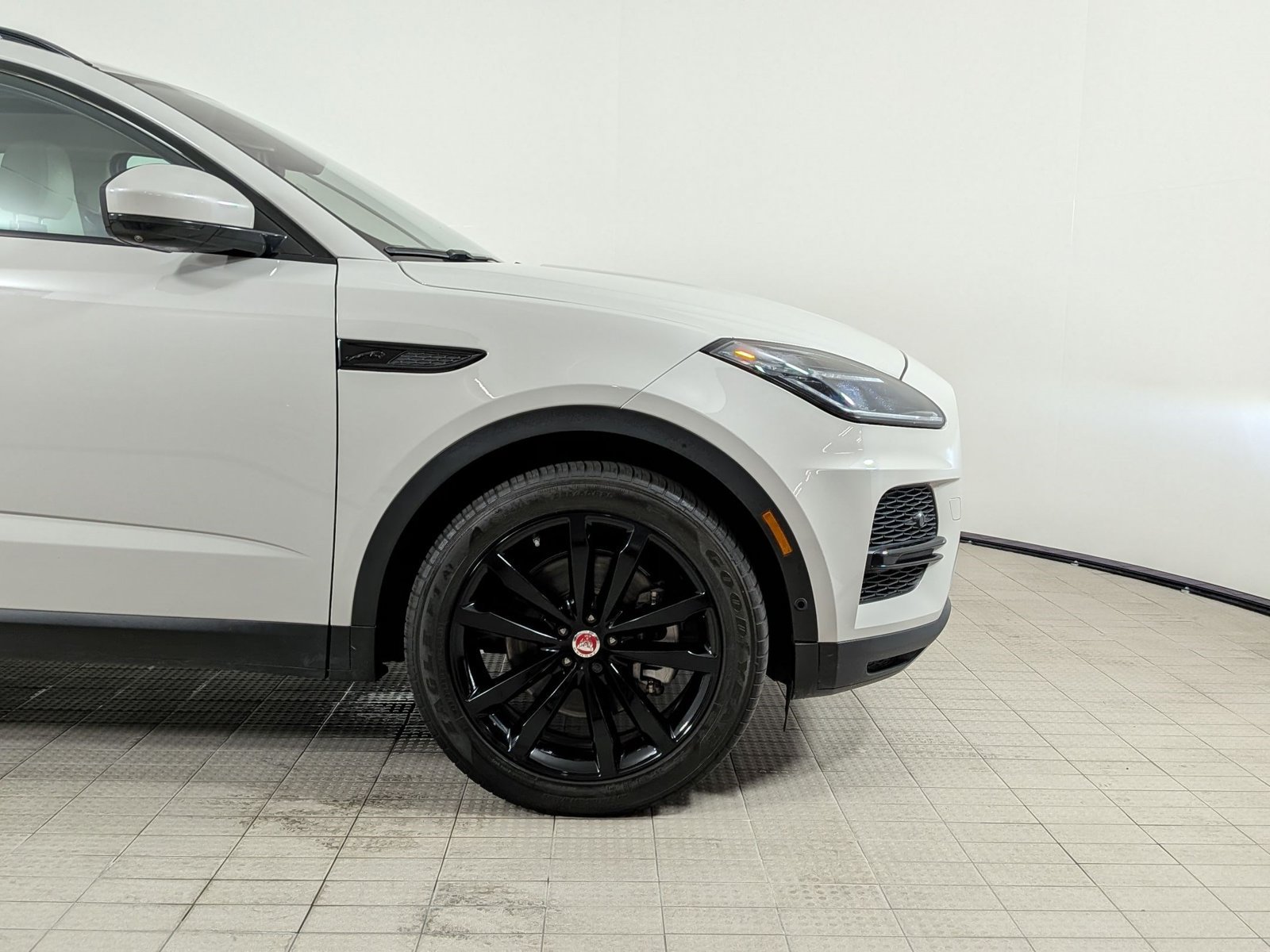 Used 2021 Jaguar E-PACE SE AWD/4WD image 11