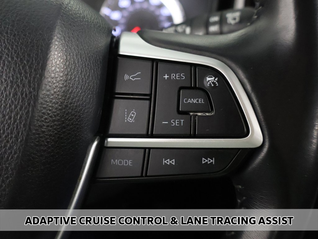 Used 2022 Toyota Highlander LE image 3