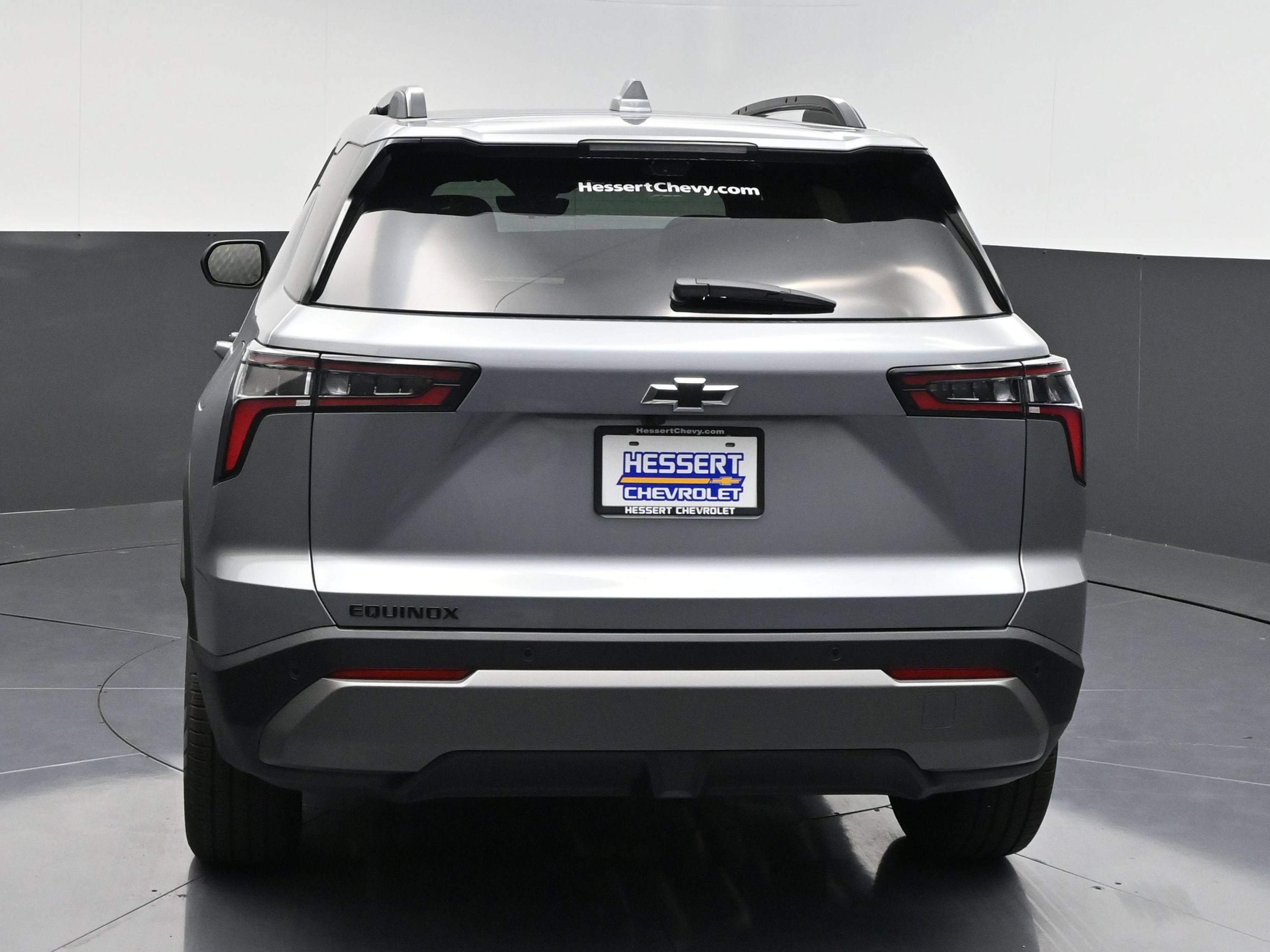 New 2027 Chevrolet Equinox LT w/ Convenience Package II FWD image 7