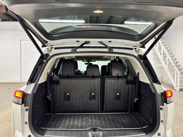 Used 2023 Nissan Pathfinder Platinum FWD image 24