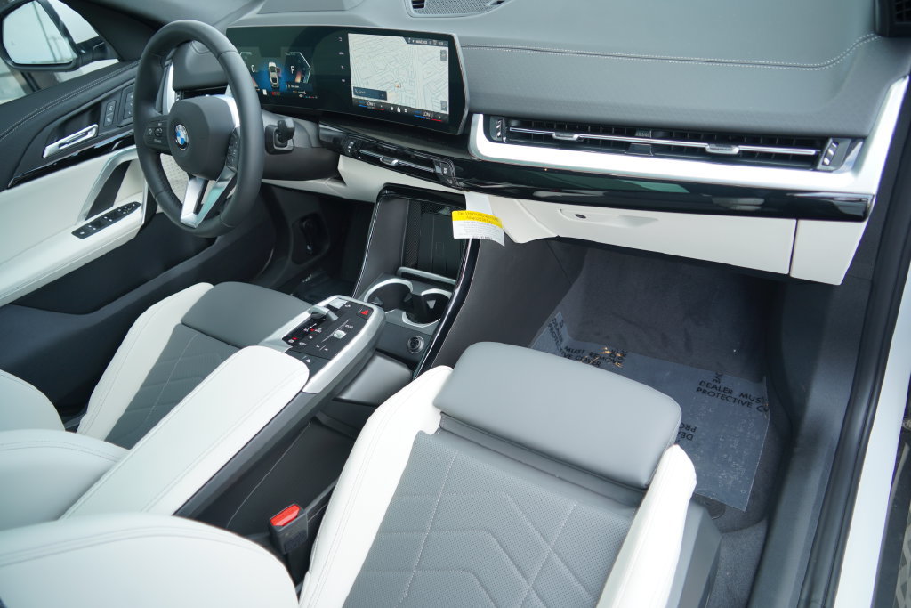 New 2027 BMW X2 xDrive28i AWD/4WD image 15