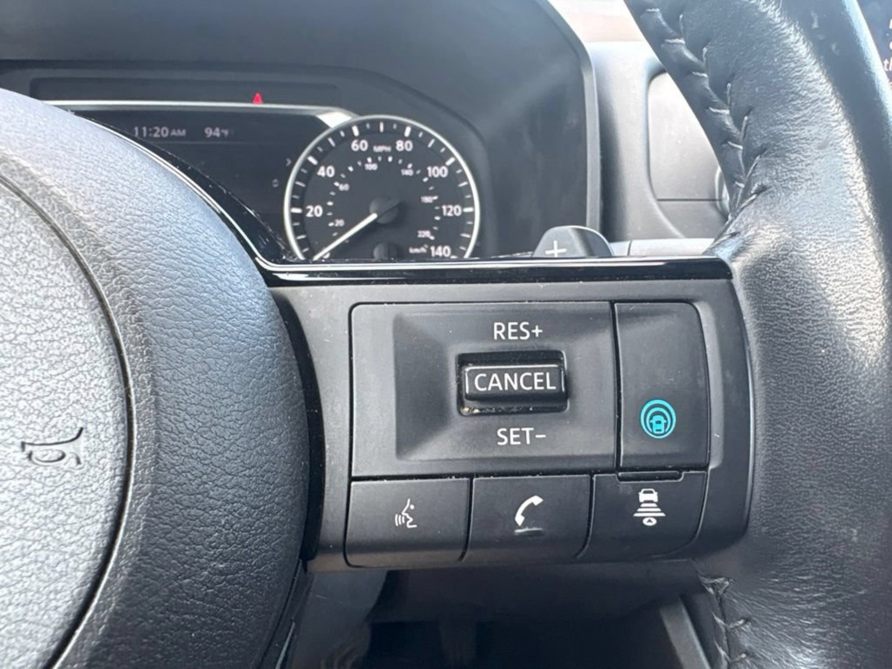 Used 2023 Nissan Rogue SV w/ SV Premium B Package FWD image 9