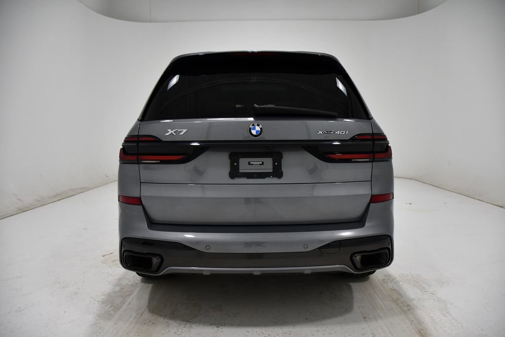 Used 2024 BMW X7 xDrive40i w/ M Sport Package image 4