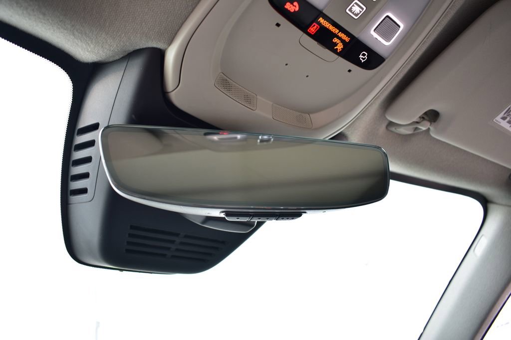 Used 2023 Volvo XC40 B5 Plus image 42