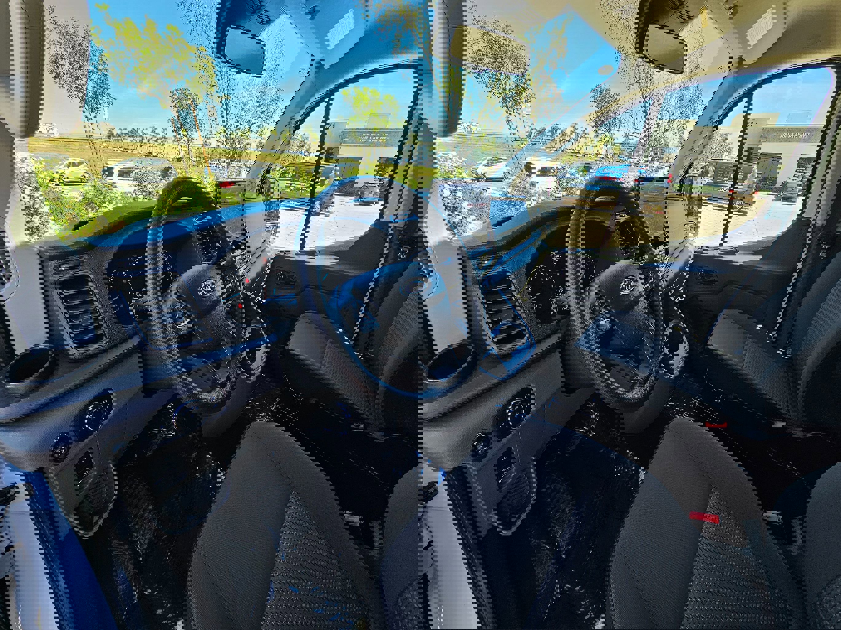 Used 2025 Ford Transit 350 XLT image 18