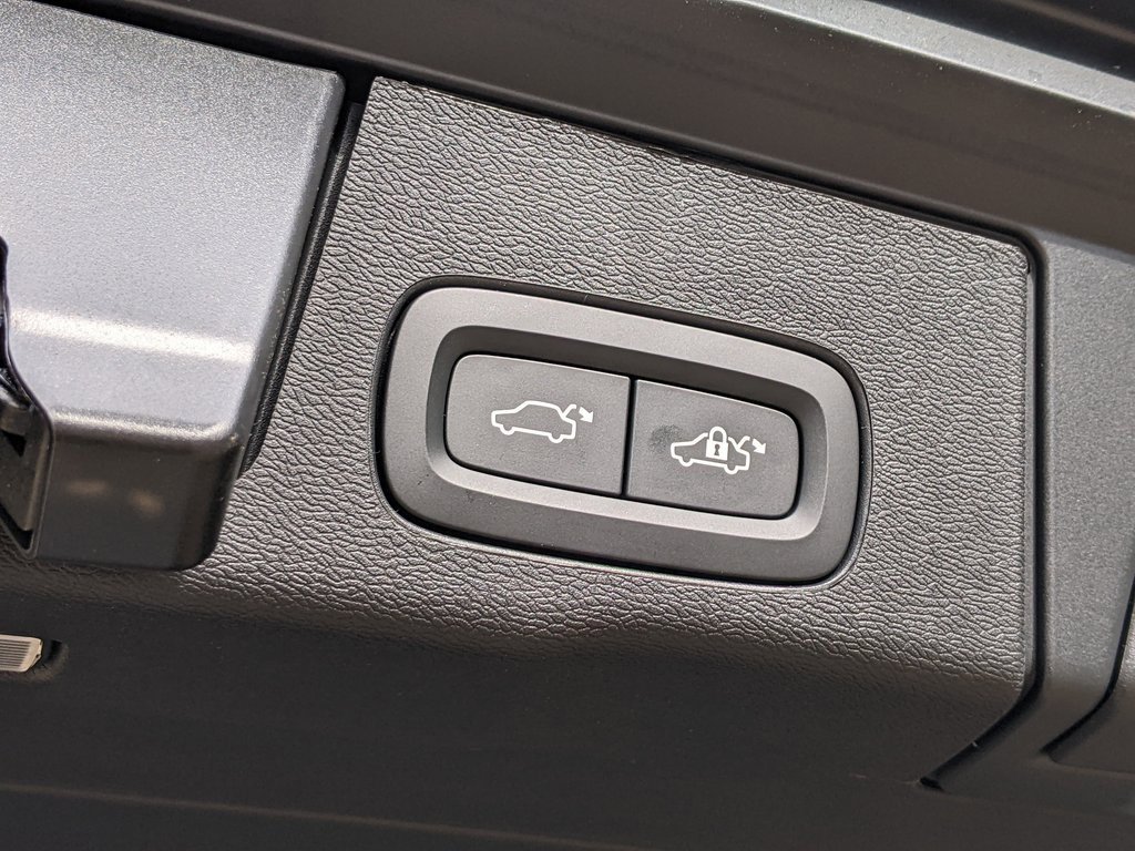 New 2026 Volvo XC60 T8 Ultra image 29