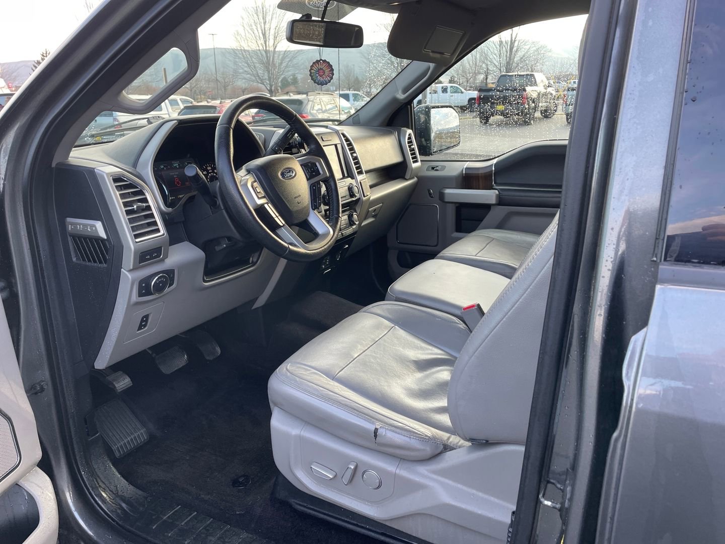 Used 2015 Ford F150 Lariat w/ Equipment Group 501A Mid image 10