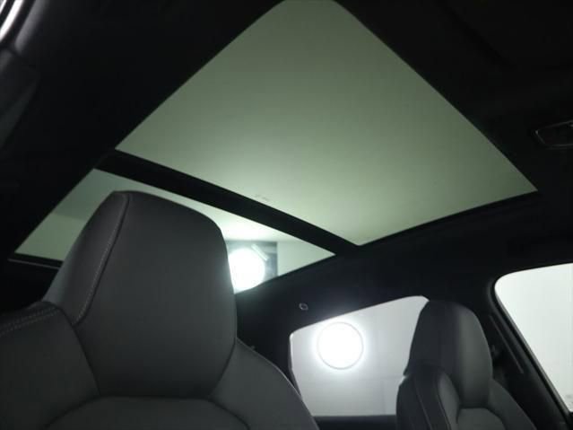 New 2025 Audi SQ7 Premium Plus image 18