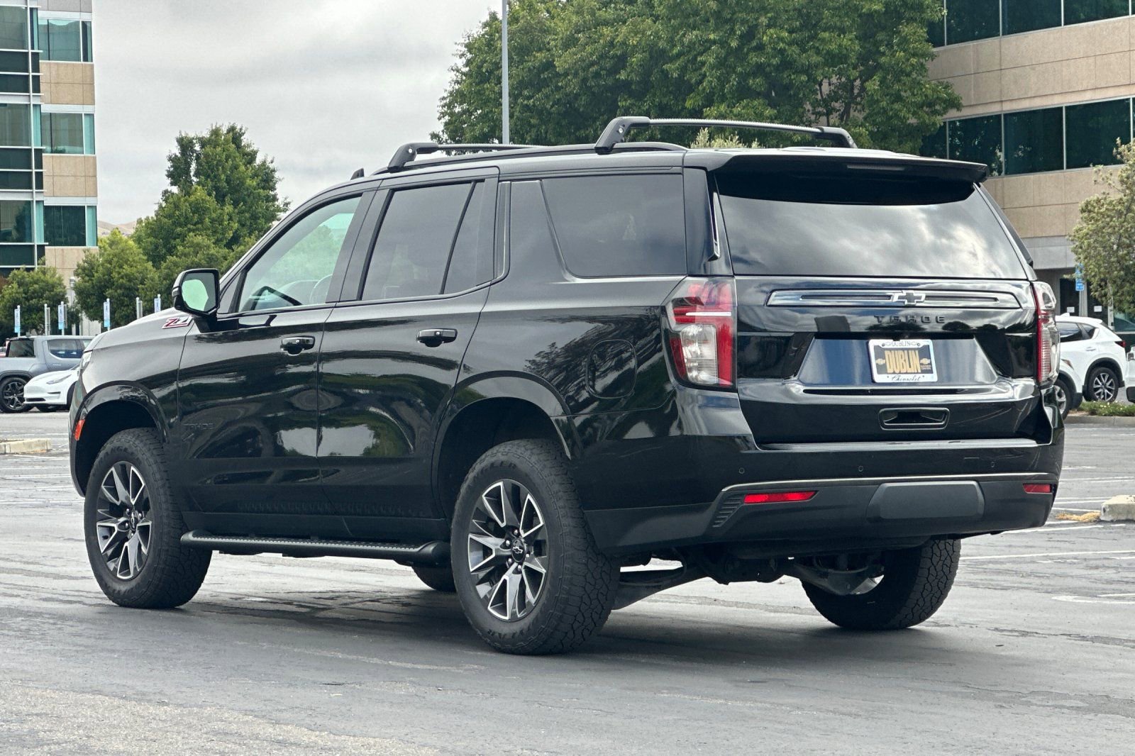 Used 2021 Chevrolet Tahoe Z71 w/ Z71 Off-Road Package AWD/4WD image 6