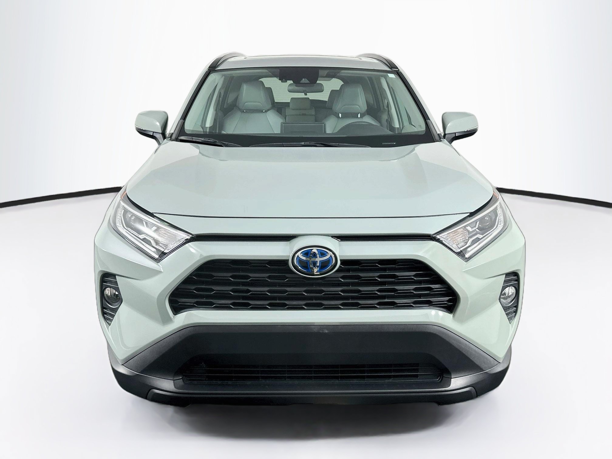 Used 2021 Toyota RAV4 XLE Premium AWD/4WD image 2