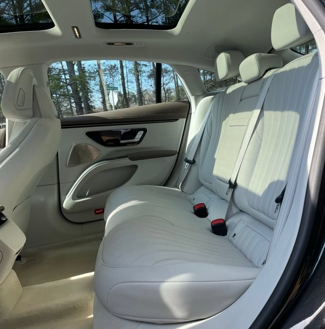 Used 2022 Mercedes-Benz EQS 580 4MATIC Sedan image 15
