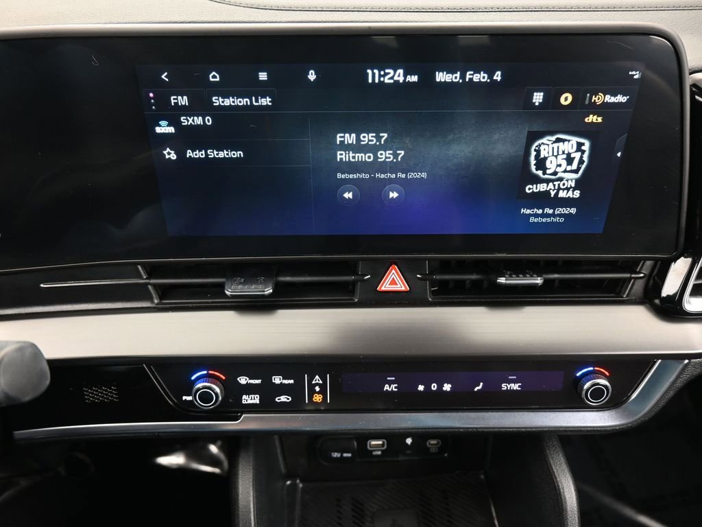 Used 2025 Kia Sportage EX image 24