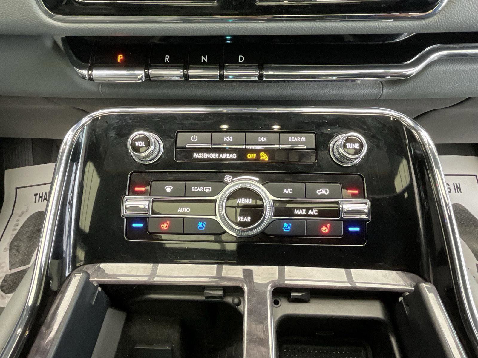 Used 2020 Lincoln Navigator L Reserve w/ Luxury Package AWD/4WD image 12