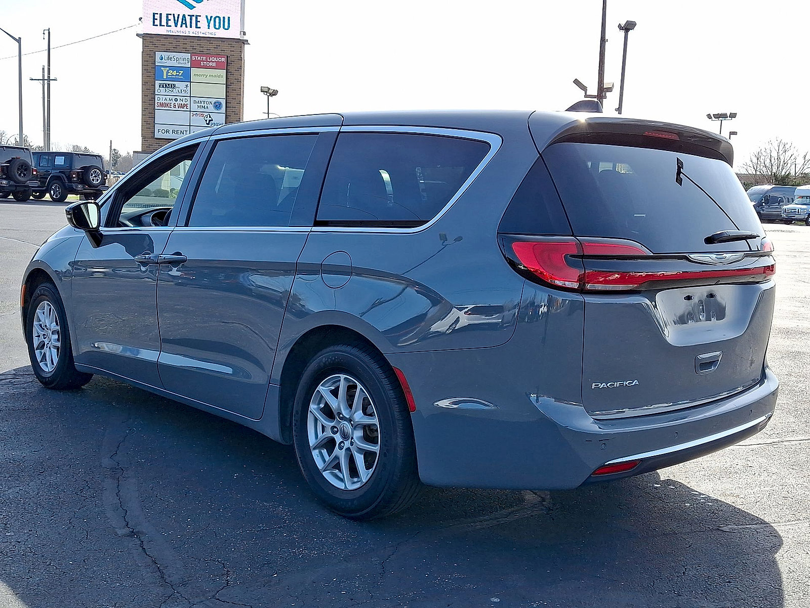 Used 2025 Chrysler Pacifica Select FWD image 22