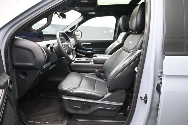 Certified 2026 Ford Expedition Platinum w/ Stealth Performance Package AWD/4WD image 10