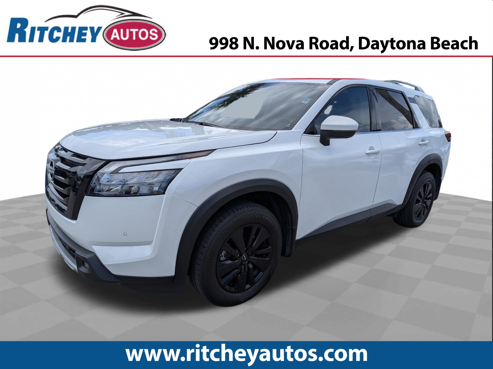 Used 2025 Nissan Pathfinder SL w/ Black Appearance Package