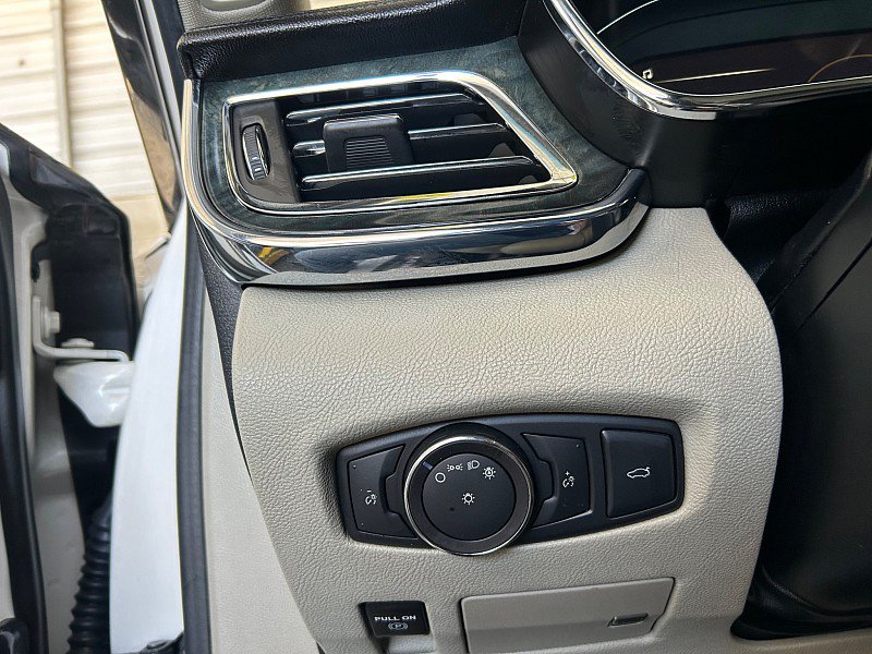 Used 2018 Lincoln Continental Reserve AWD/4WD image 29
