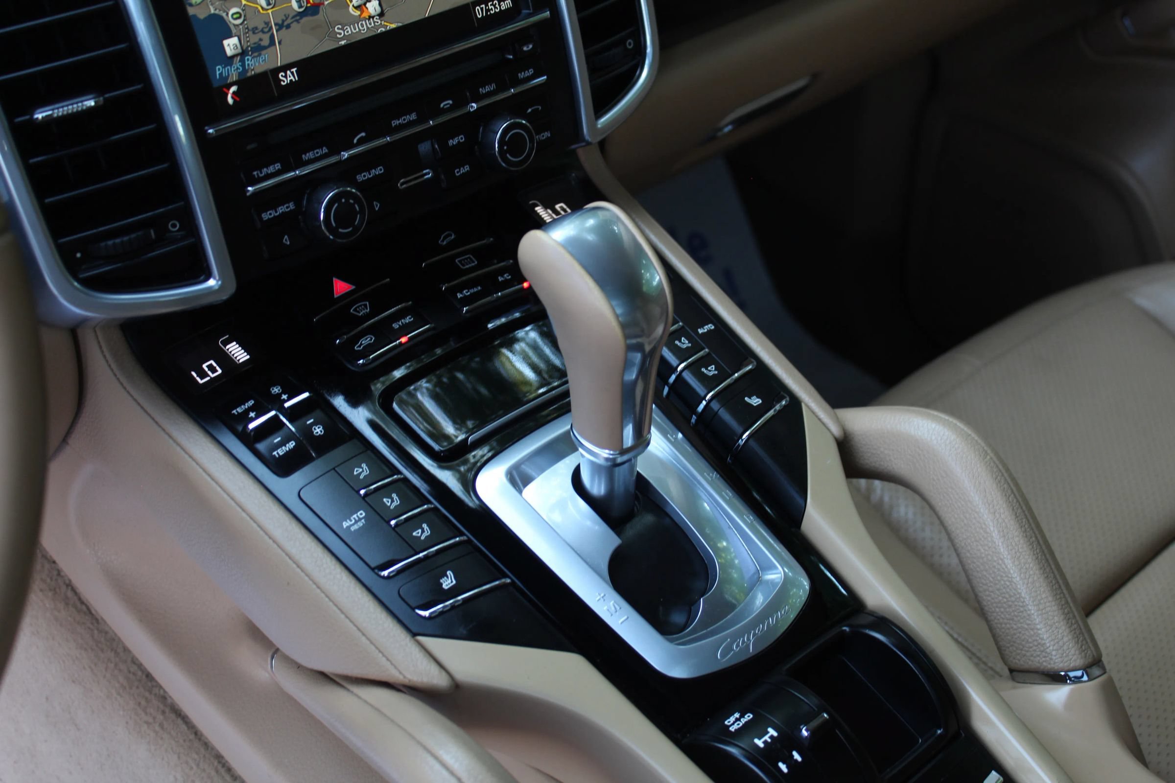 Used 2014 Porsche Cayenne AWD/4WD image 22