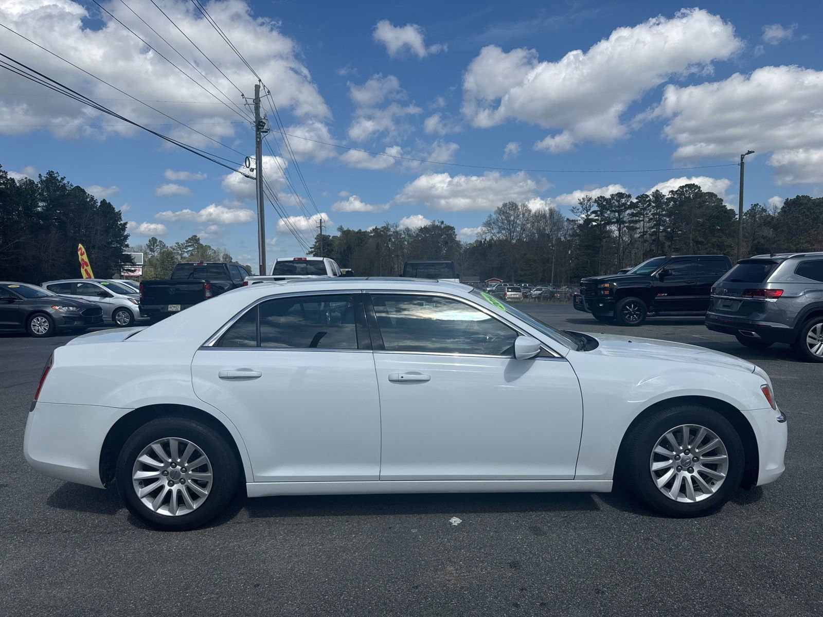 Used 2014 Chrysler 300 image 7