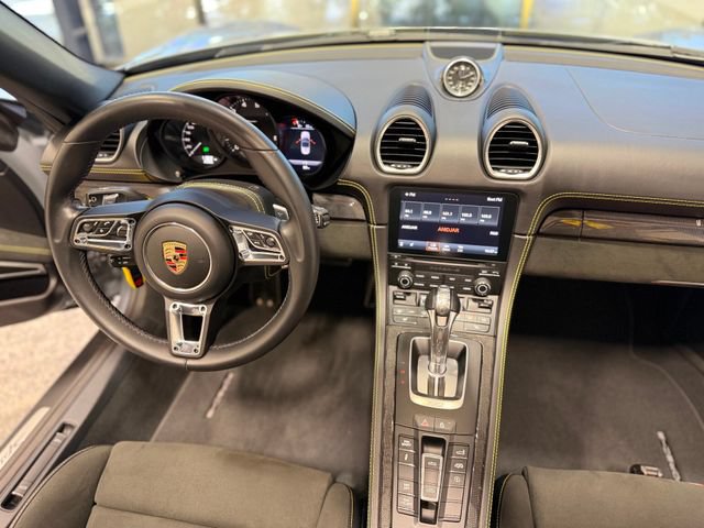 Used 2023 Porsche 718 Boxster Spyder RWD image 44