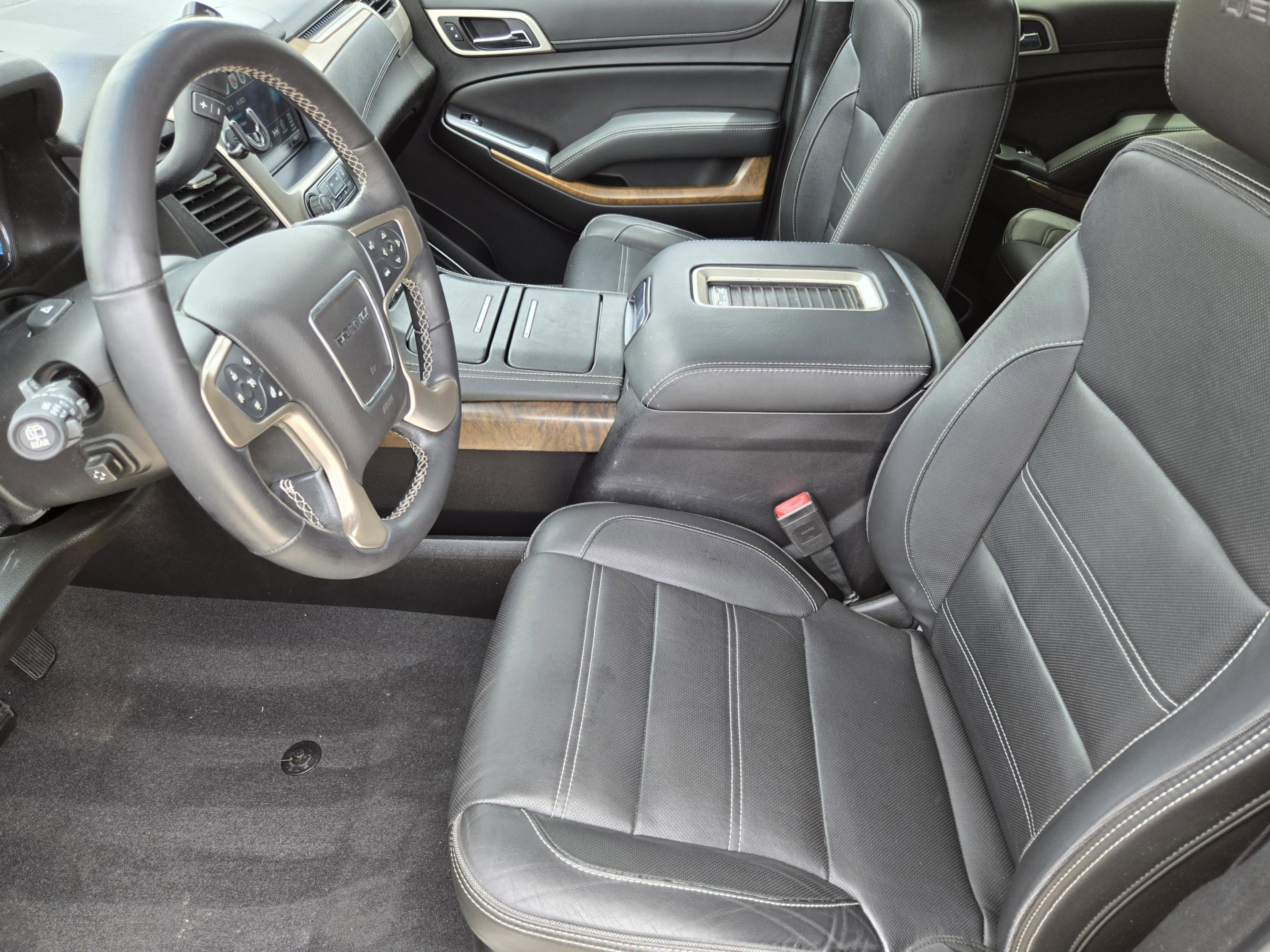 Used 2019 GMC Yukon XL Denali w/ Denali Ultimate Package AWD/4WD image 13