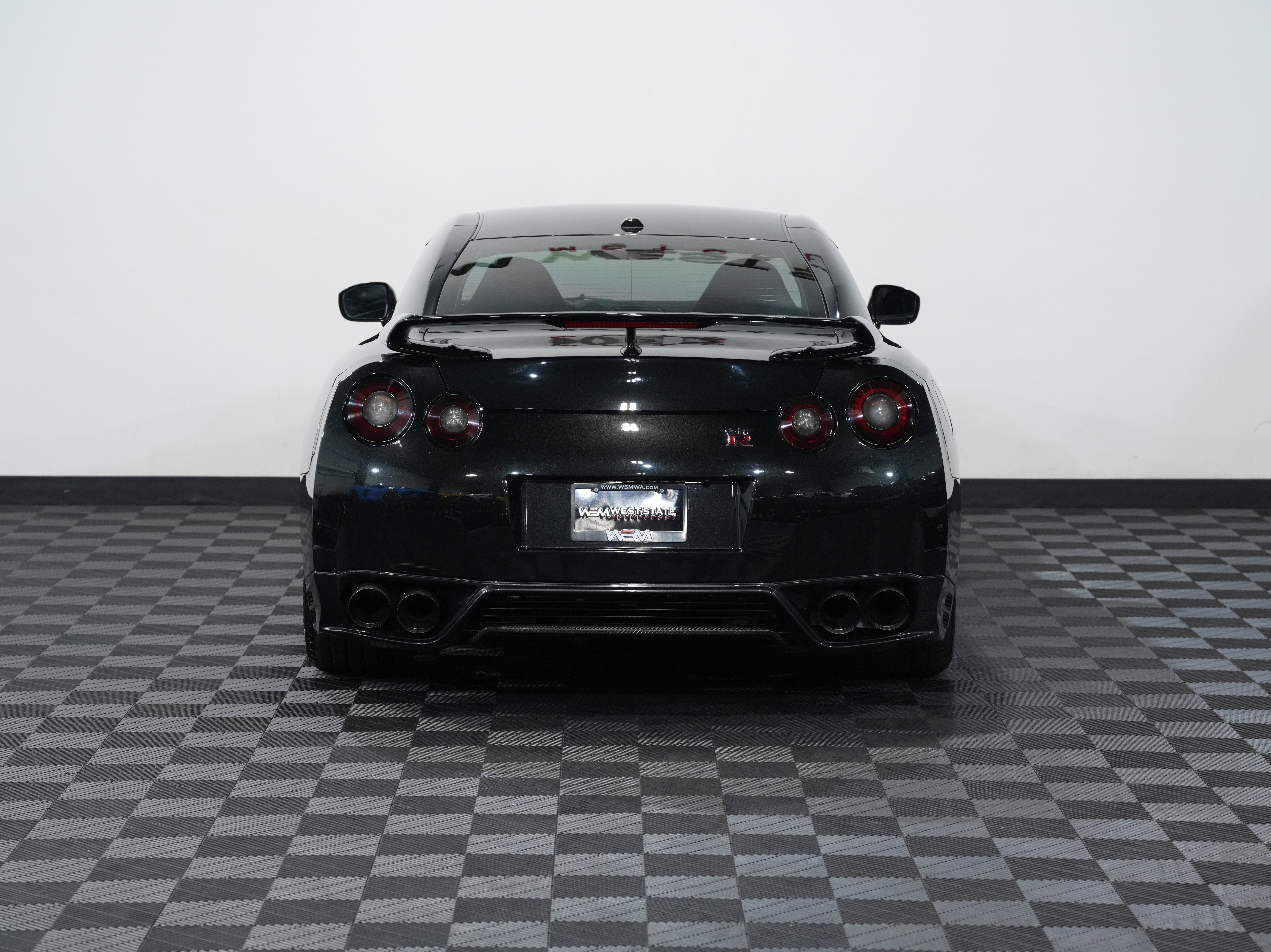 Used 2015 Nissan GT-R Premium image 7