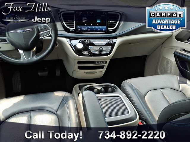 Used 2021 Chrysler Pacifica Touring-L FWD image 13