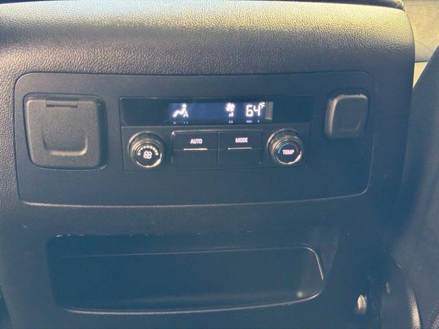 Used 2018 Chevrolet Suburban LT AWD/4WD image 27