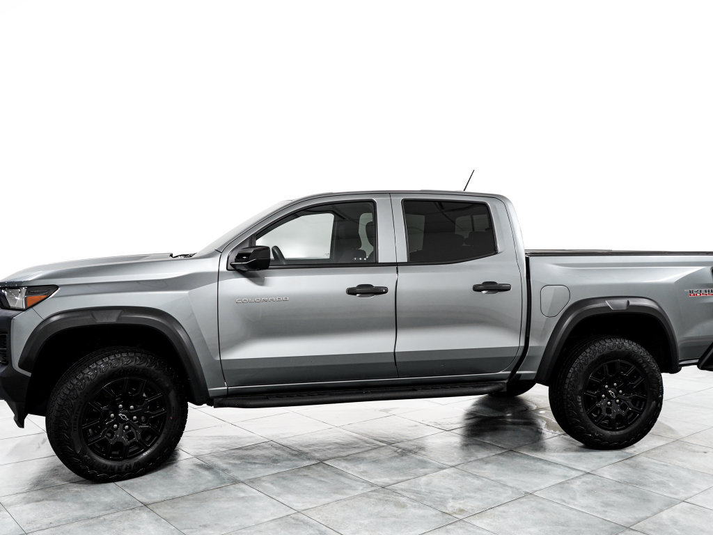 Used 2024 Chevrolet Colorado Trail Boss w/ Technology Package AWD/4WD image 4