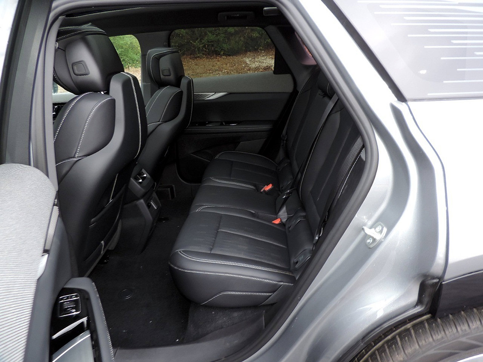 New 2026 Cadillac Optiq Luxury 2 image 16