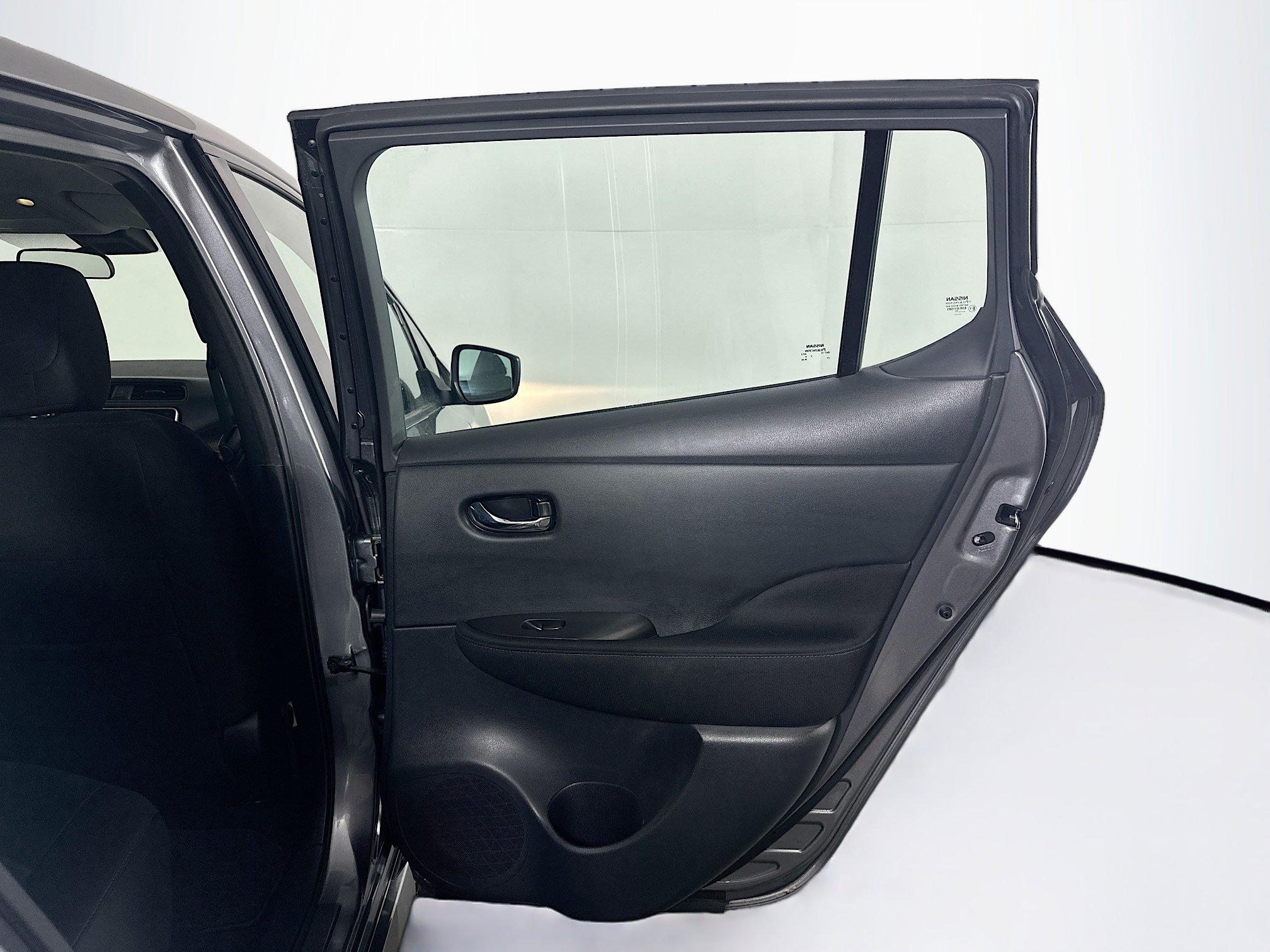 Used 2023 Nissan Leaf S image 28