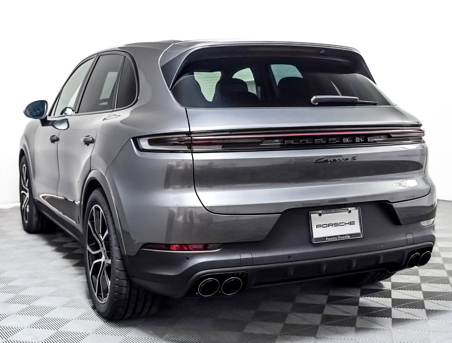 New 2026 Porsche Cayenne S image 3