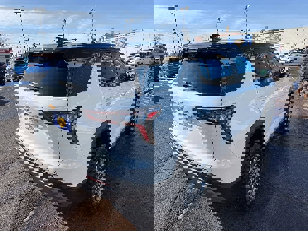 New 2026 Chevrolet Equinox LT w/ Convenience Package II image 9