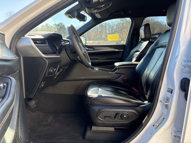 Used 2024 Jeep Grand Cherokee Limited AWD/4WD image 37