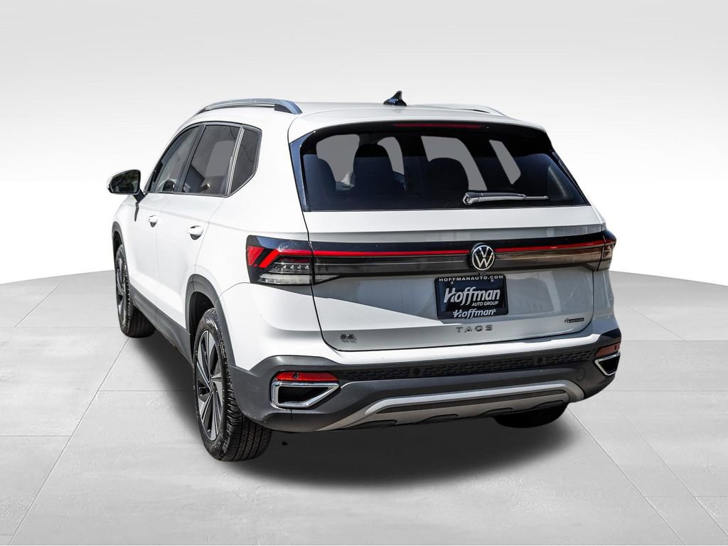 Used 2025 Volkswagen Taos SE AWD/4WD image 10