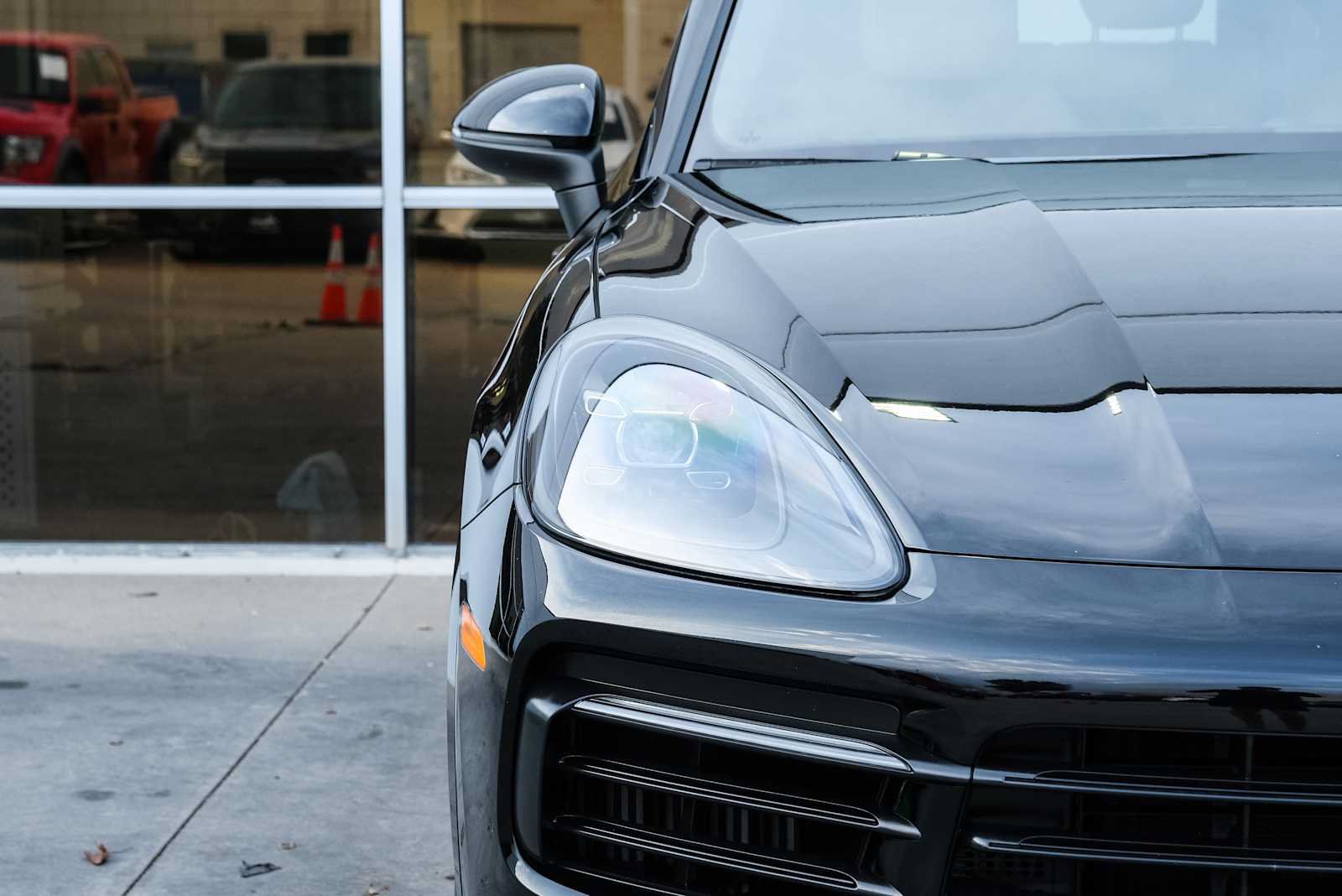 Used 2019 Porsche Cayenne AWD/4WD image 3