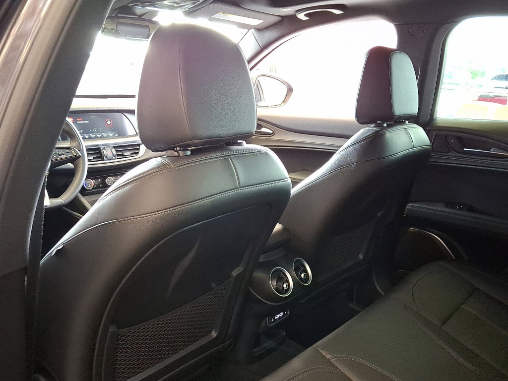 Used 2022 Alfa Romeo Stelvio Ti image 21