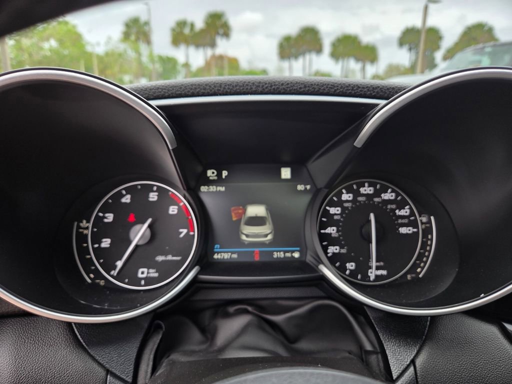 Used 2023 Alfa Romeo Giulia Veloce image 25