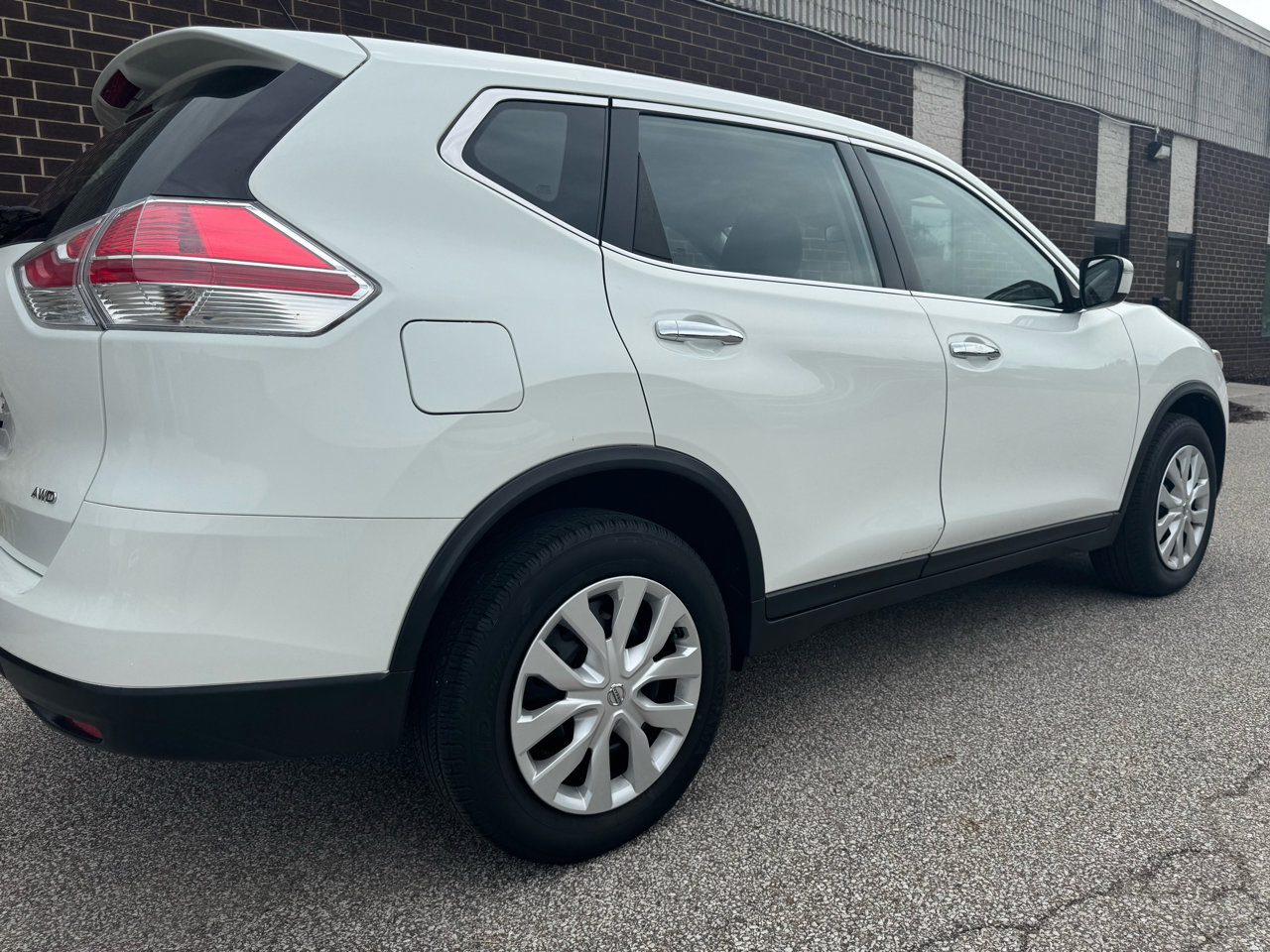 Used 2015 Nissan Rogue S image 31