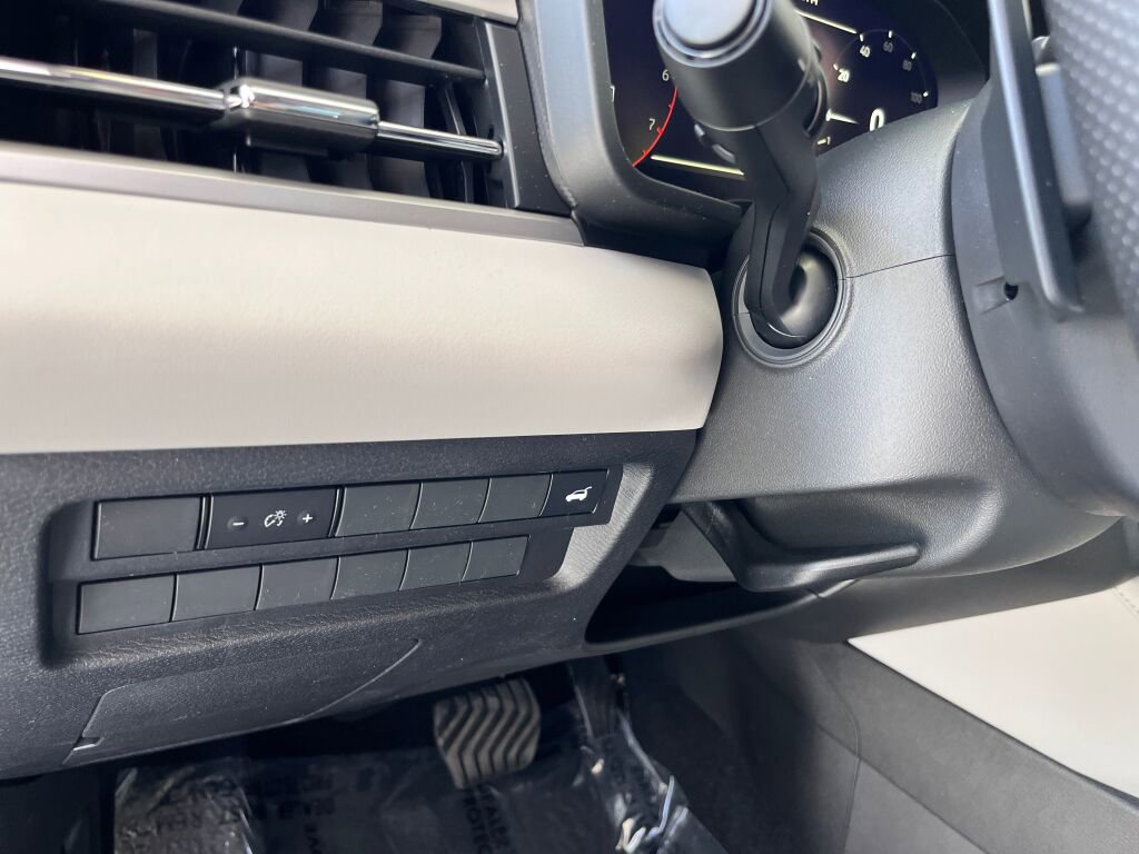 New 2025 Mitsubishi Outlander SE image 12