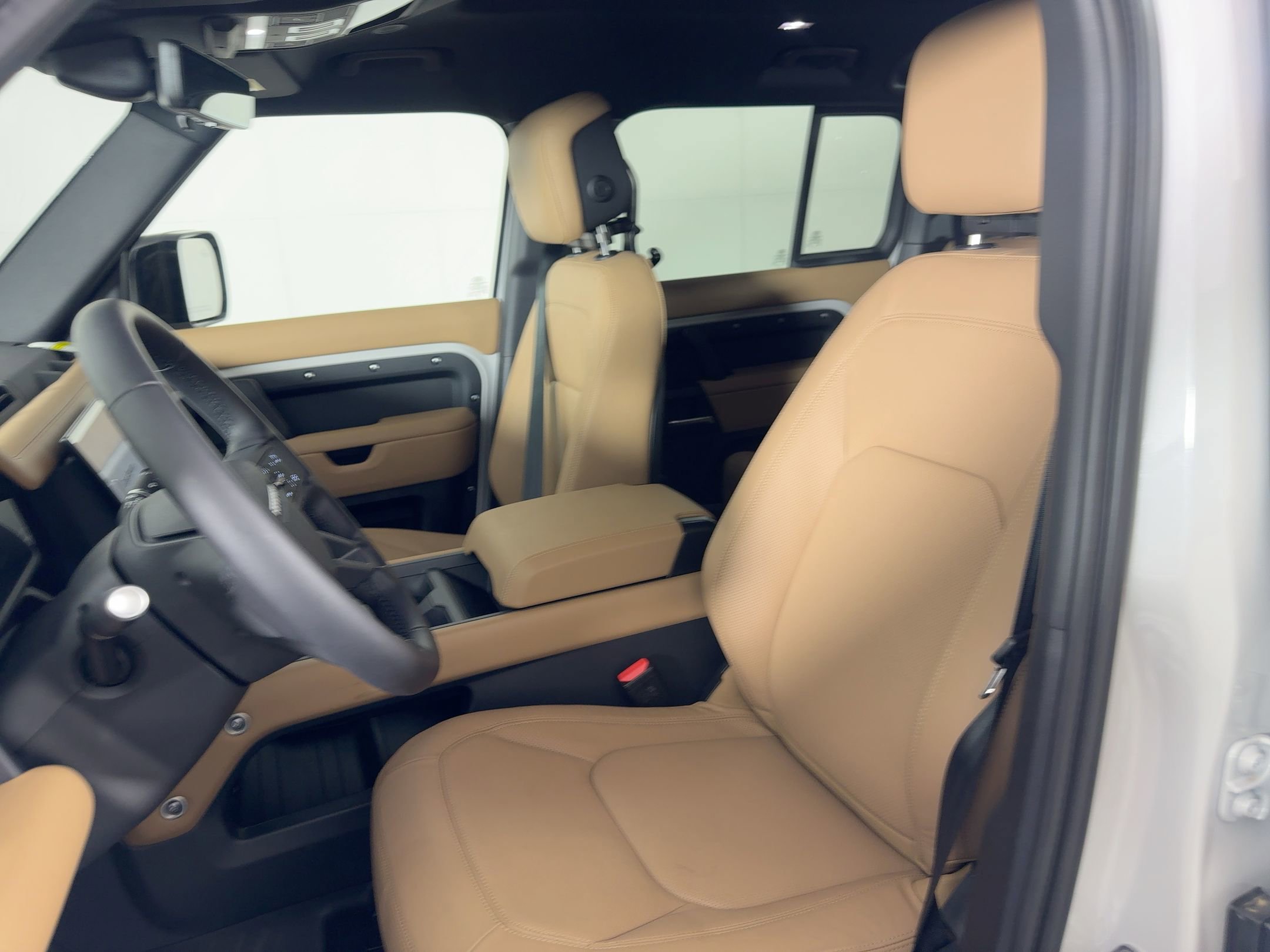 New 2026 Land Rover Defender 110 X-Dynamic SE image 6