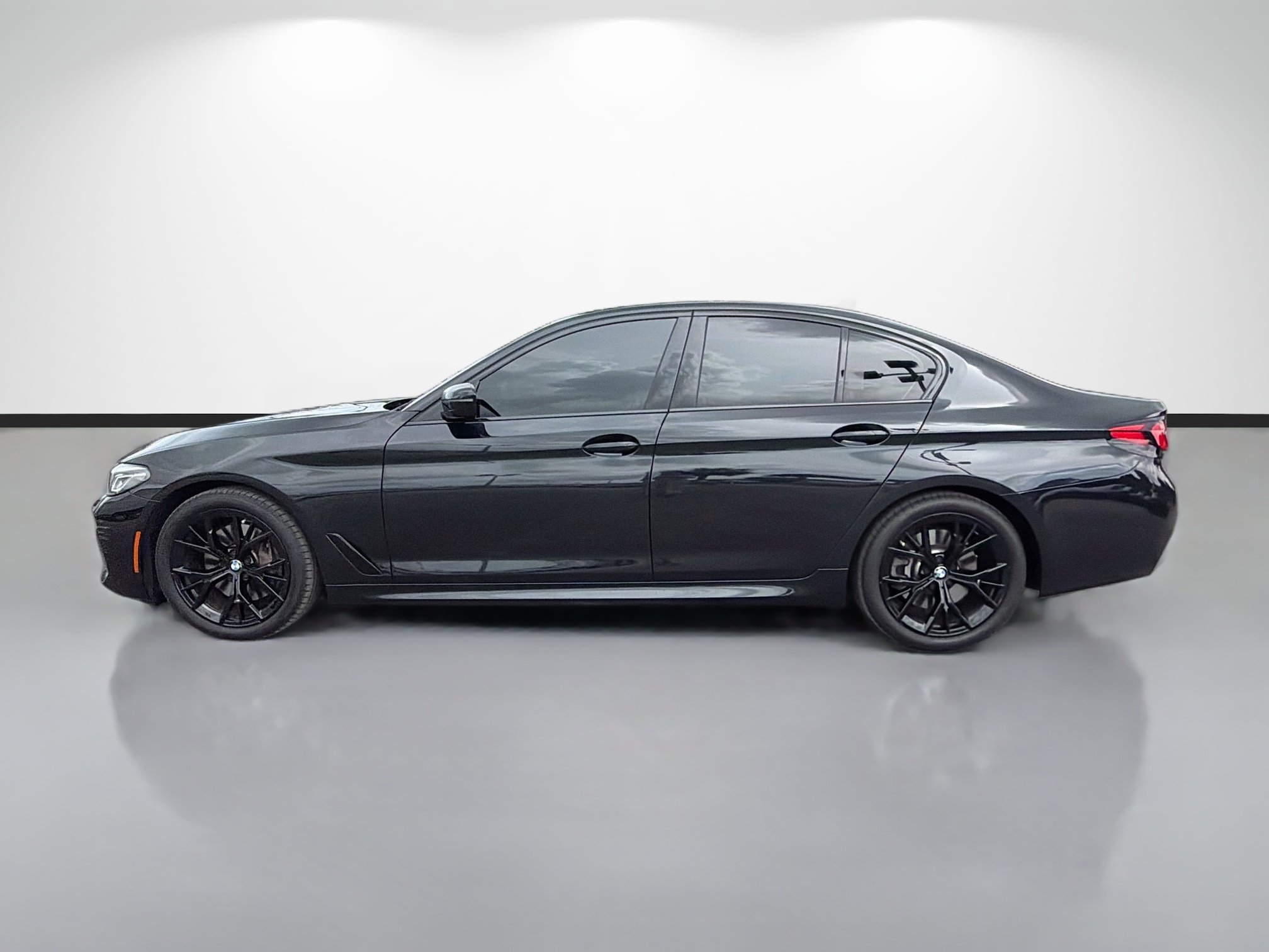 Used 2023 BMW 540i w/ M Sport Package RWD image 6